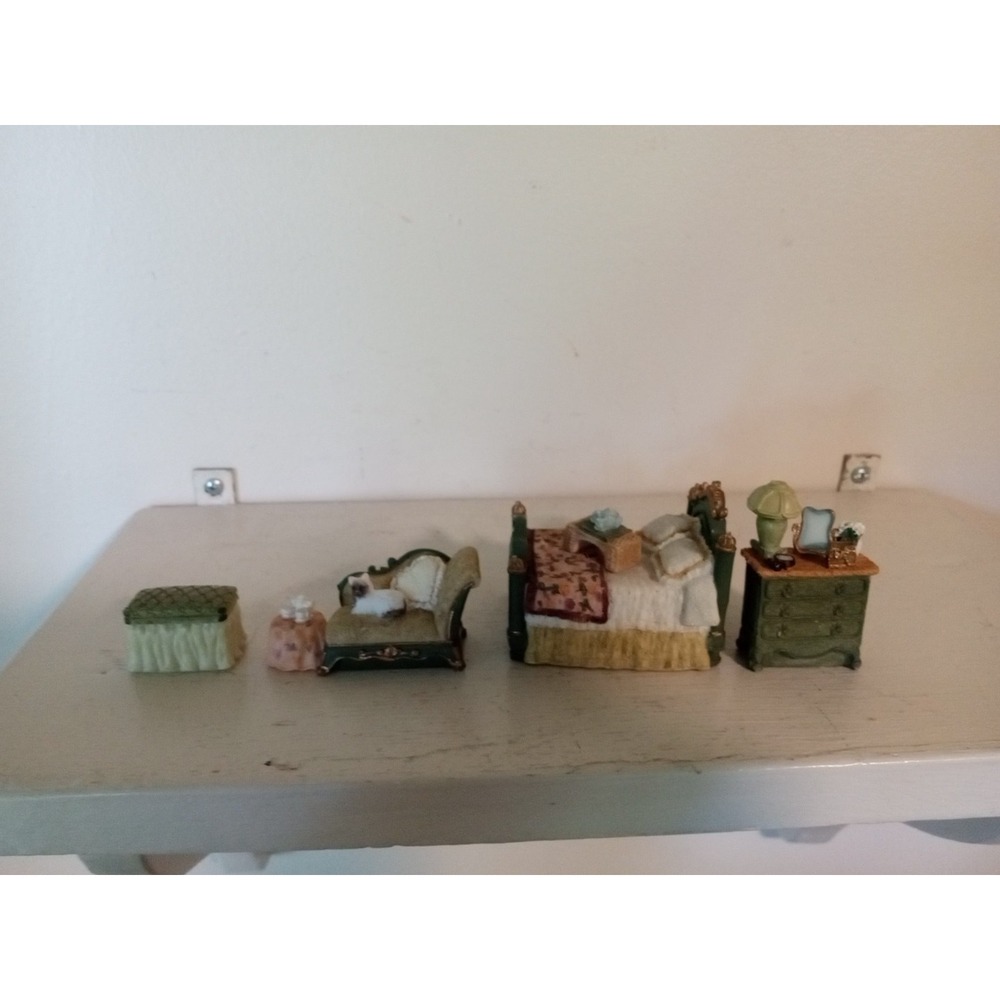 Avon Victorian Memories Miniature Bedroom Furniture 4 Piece Set Hand Painted
